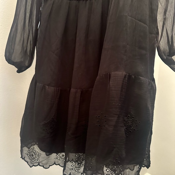 Dress - Picture 5 of 9